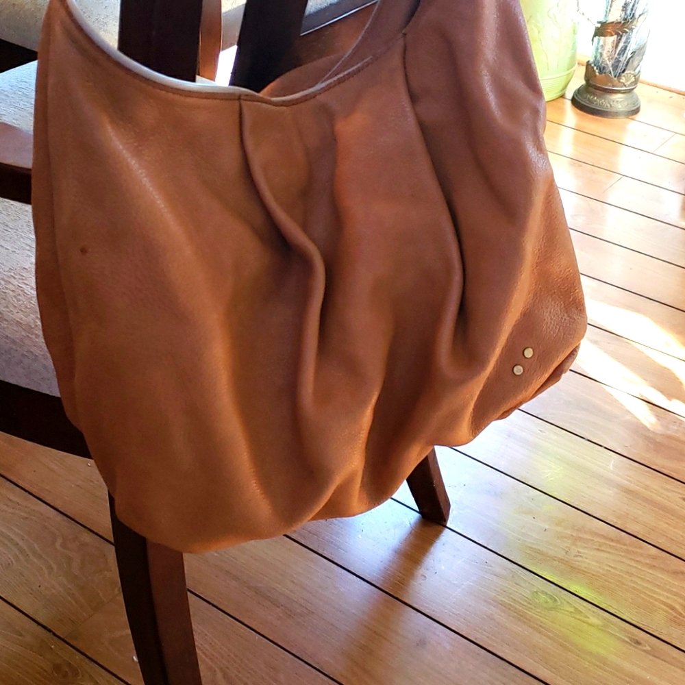 Saddle color TreVero Shoulder Bag